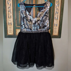 Ark & Co silver sequined bodice fit and flare dress with tulle skirt - size L